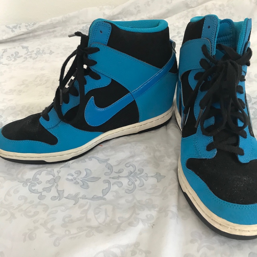 WOMENS NIKE WEDGE HIGHTOPS